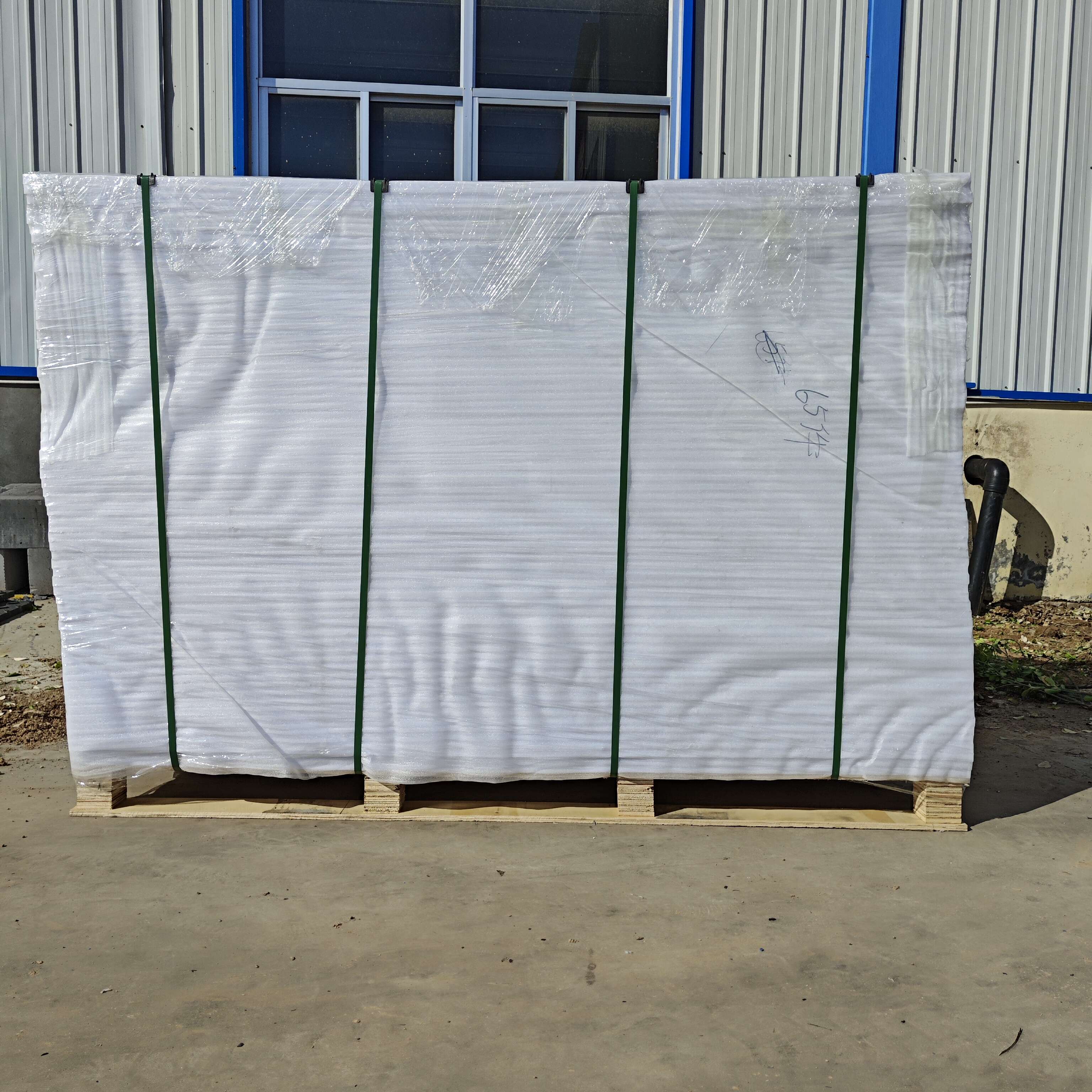 https://www.bydplastics.com/plastic-black-polyethylene-mould-pressed-uhmwpe-sheets-product/